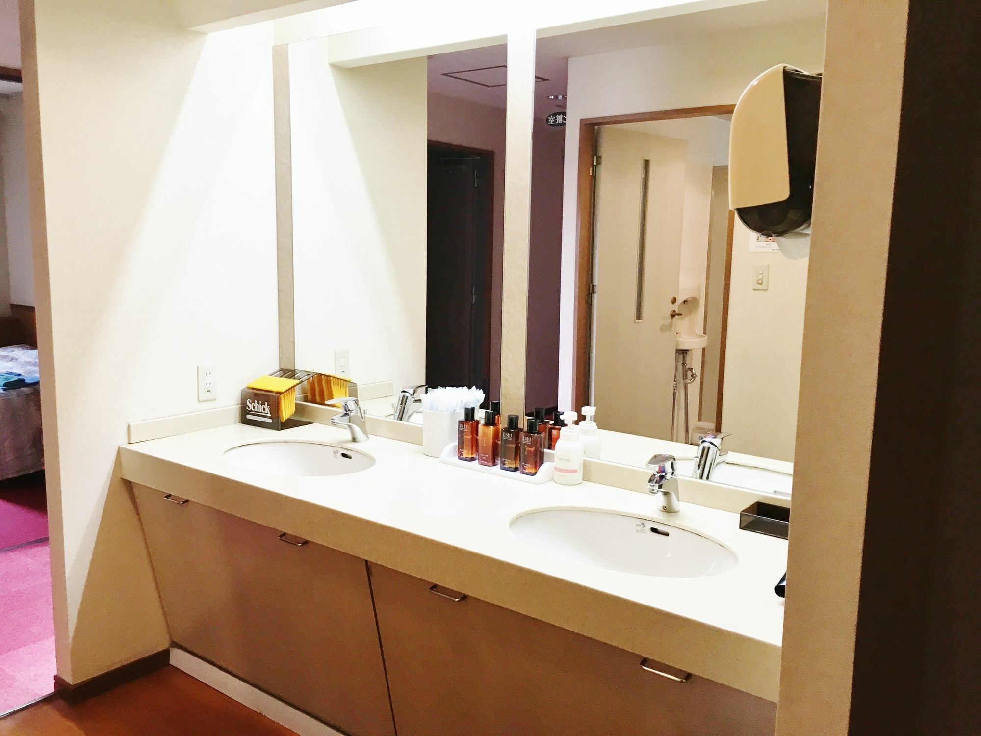 โรงแรม โรงแรมอเว เทนโนจิ 2*